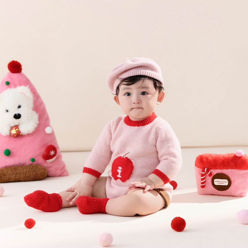 Photography Outfit - ชุดจั๊มสูทเด็กน่ารักสำหรับเด็กอายุ 3-4 เดือน ชุดถ่ายภาพเด็กแรกเกิด หมอนรูปต้นคริสต์มาส และตุ๊กตาหมาขนนุ่ม