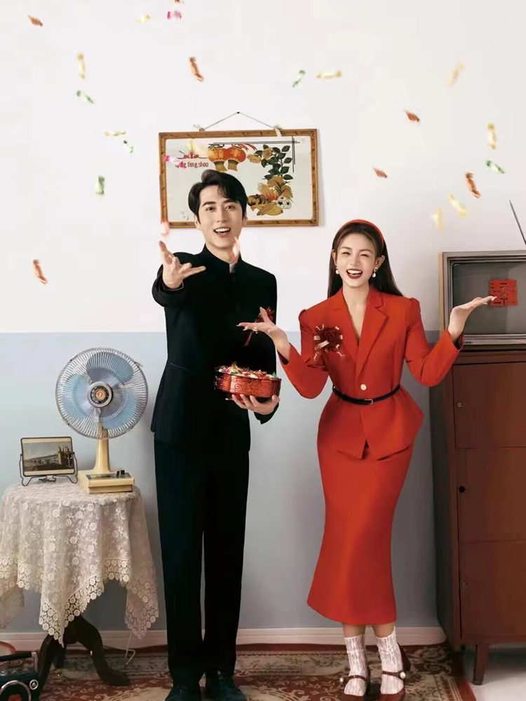 Photography Wedding - ธีมสตูดิโอถ่ายภาพคู่รักสไตล์เรโทร เสื้อผ้าสไตล์ฮ่องกง ยุค 80 ชุดเพื่อนเจ้าสาว ชุดแต่งงานลำลอง